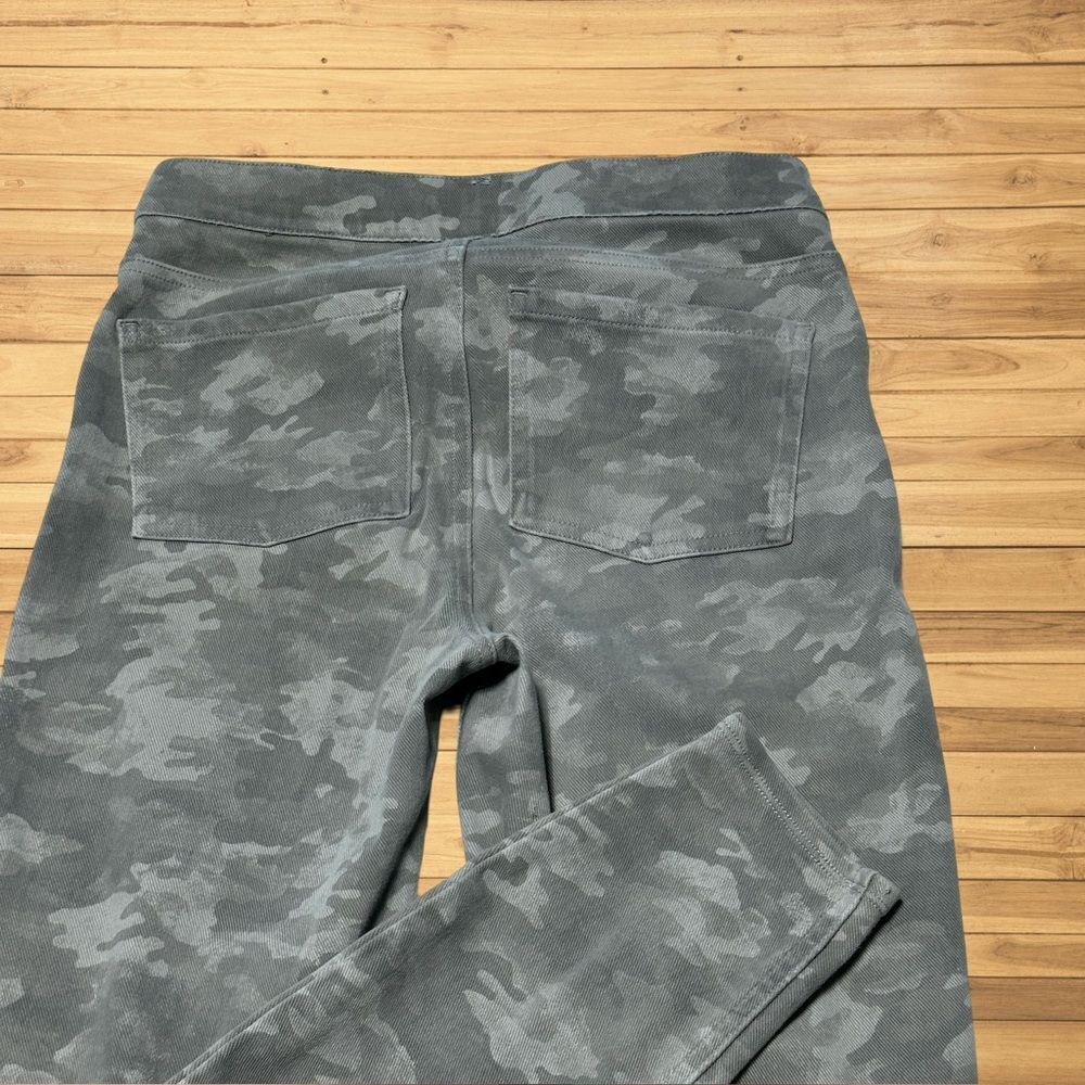 Spanx Jean-ish® Ankle Leggings Size Medium Stone Wash Camouflage Pull On Stretch - Picture 4 of 9